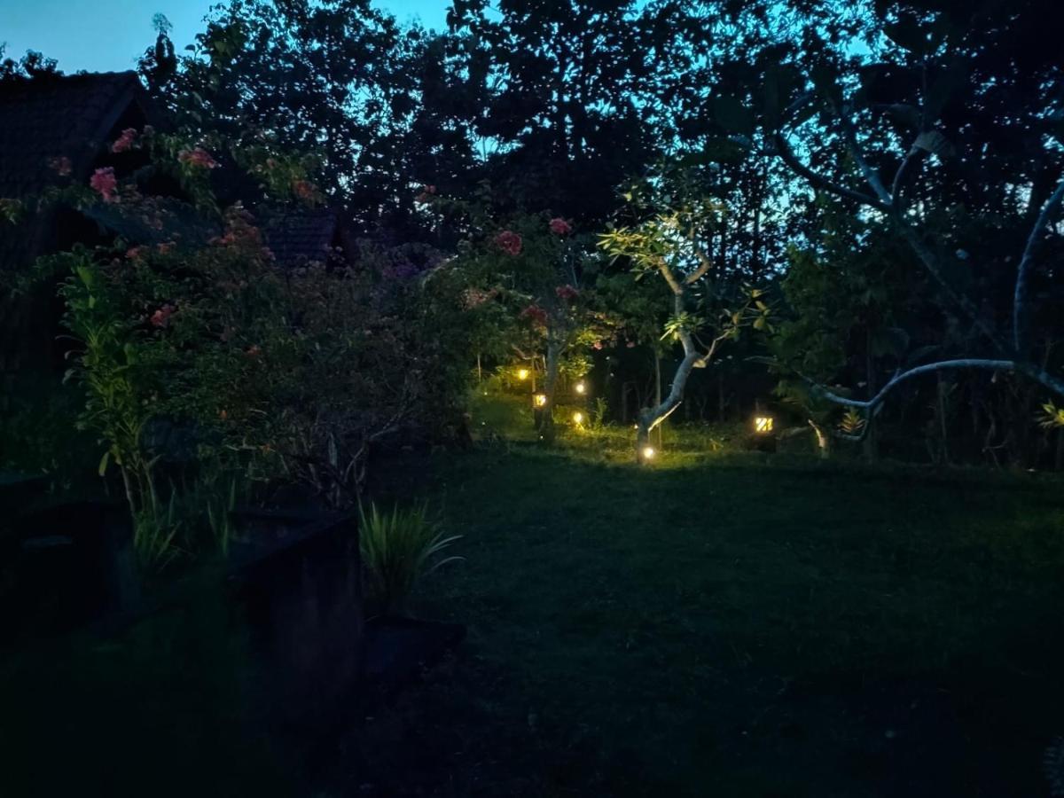 Bougainvillea Bungalow Batumadeg Exterior foto